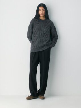 NWT- Aritzia 100% Merino Wool Heritage Knit Crewneck Sweater, Size 2XS